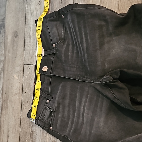 Redy size 23 jeans. High rise skinny. Full length. Fitted through thigh. - Picture 6 of 8